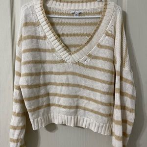 Long Sleeve American Eagle Sweater. Size Medium
